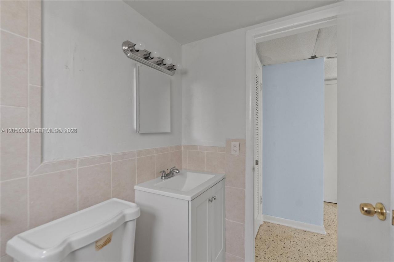 1250 W 26th Pl , Unit 108, Hialeah, FL 33010 Photo