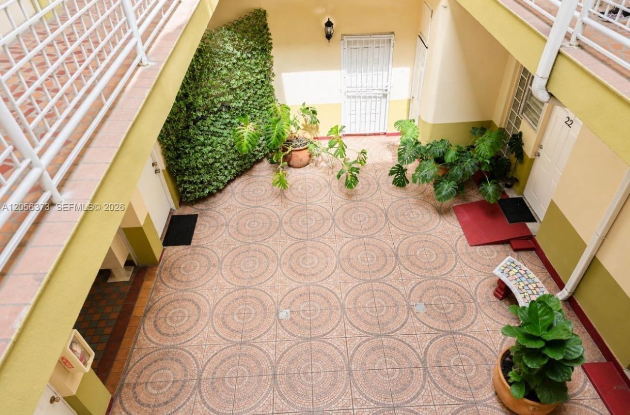 2300 W Flagler St , Unit 18, Miami, FL 33135 Photo