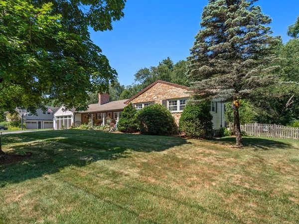 16 Burbank Lane, Lancaster, MA 01523