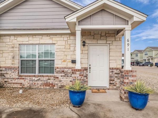 691 Park Street , McGregor, TX 76657