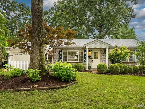 1119 Cheshire Lane, St Louis, MO 63119