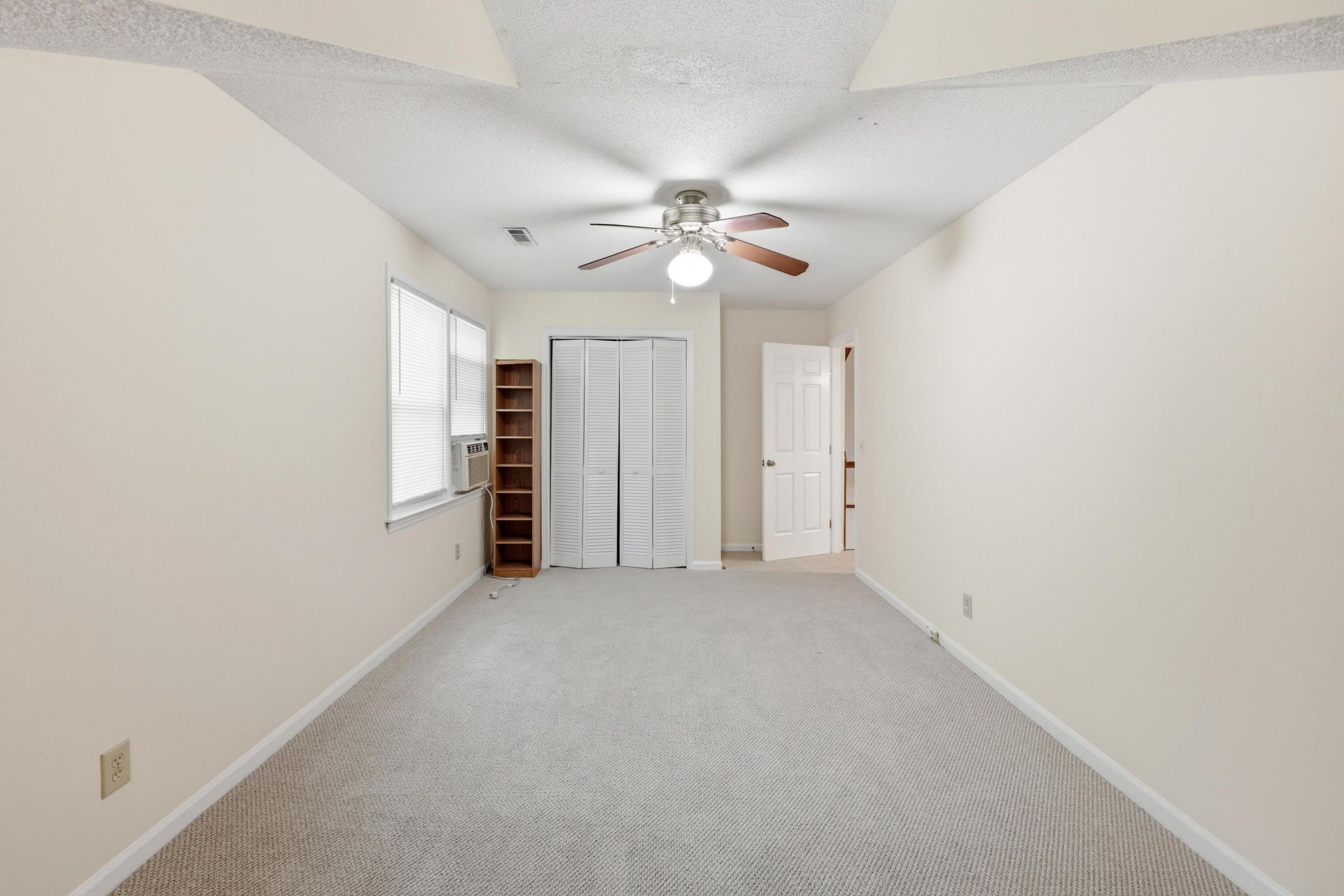 108 Bindon Circle Photo 20