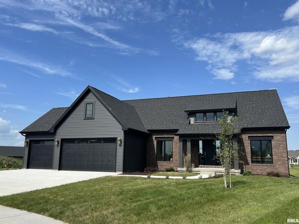 5167 LAKESIDE Court , Bettendorf, IA 52722