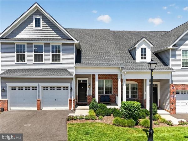 33 TUCKER WAY, PENNINGTON, NJ 08534