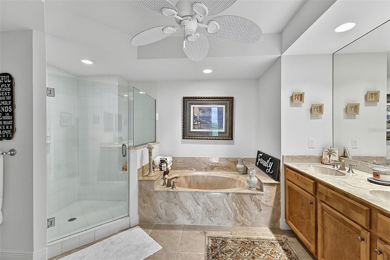 3329 Sunset Key Circle, Unit 204, Punta Gorda, FL 33955 Photo