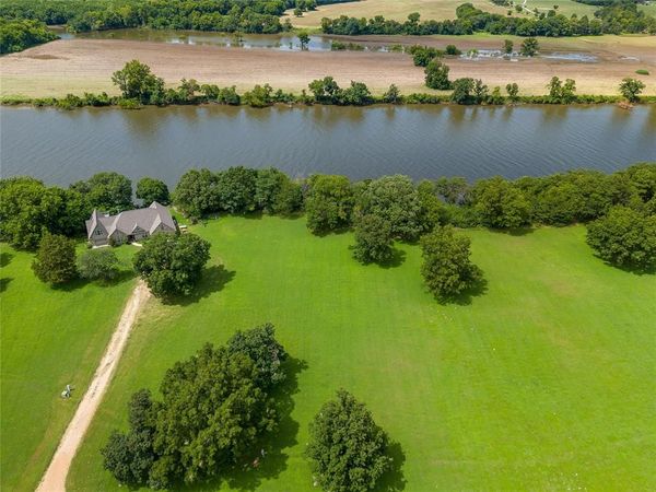 000 Galloway Bay , Strang, OK 74367