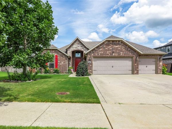 6001 SW North Fork Street, Bentonville, AR 72713