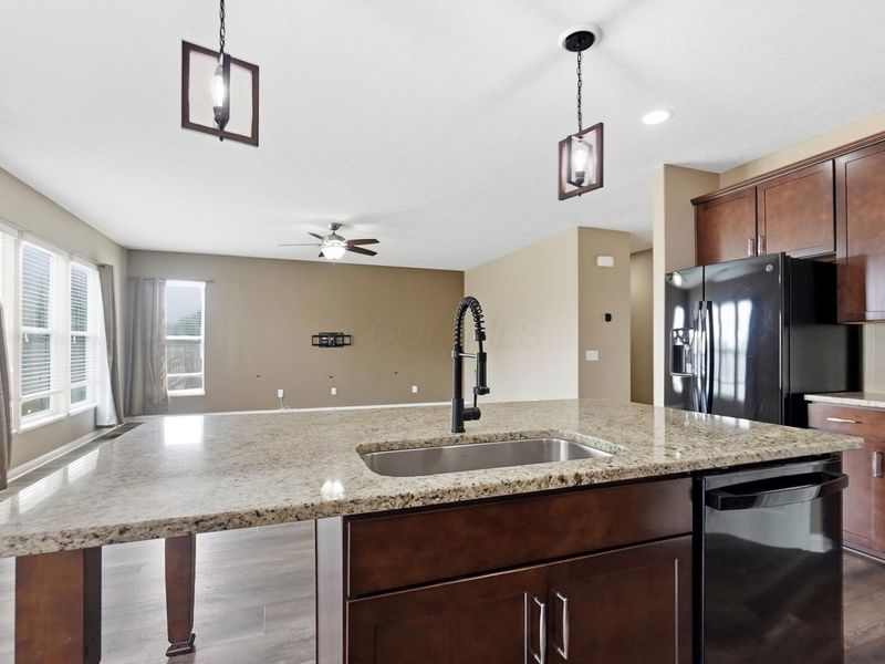 1391 Scotsman Drive, Grove City, OH 43123 Photo 11