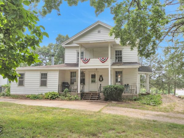 8 Bristol Ridge Road, Bristol, IL 60512