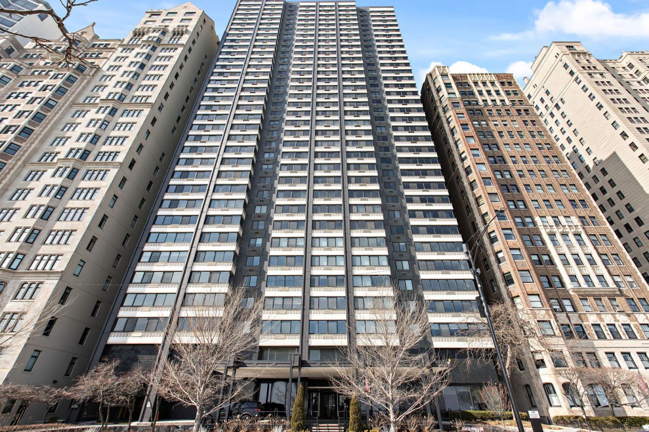 1440 N Lake Shore Drive, Unit 18G, Chicago, IL 60610 Main Photo