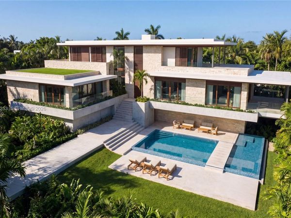 3400 S Moorings Way , Miami, FL 33133