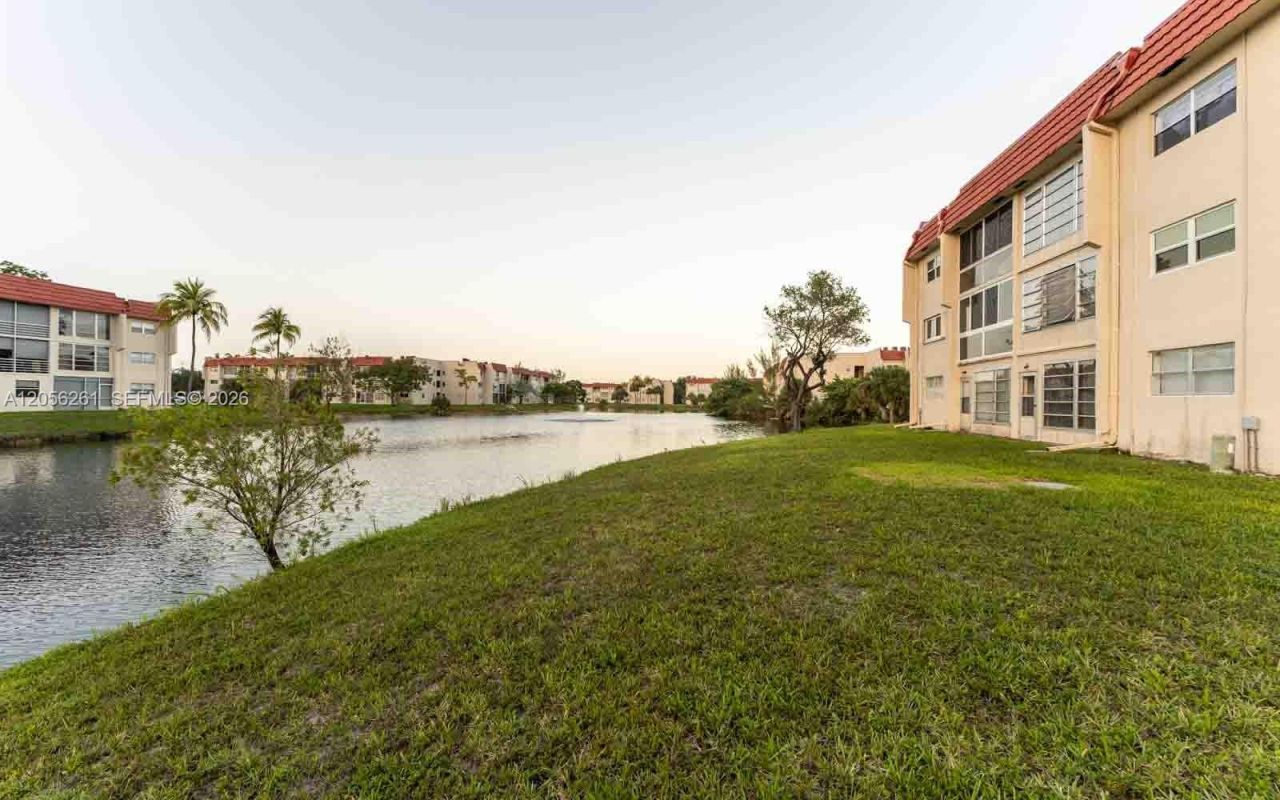 2931 E Sunrise Lakes Dr , Unit 109, Sunrise, FL 33322 Photo