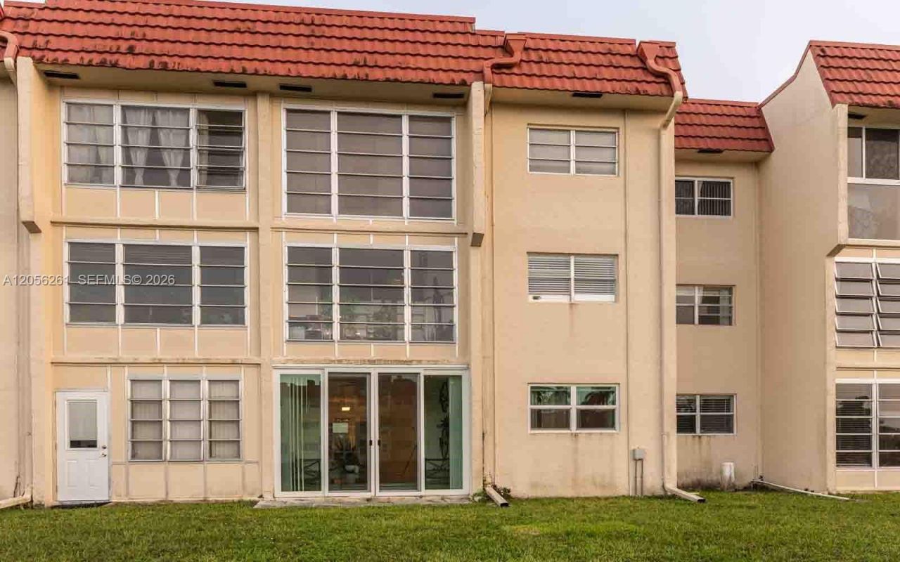 2931 E Sunrise Lakes Dr , Unit 109, Sunrise, FL 33322 Photo