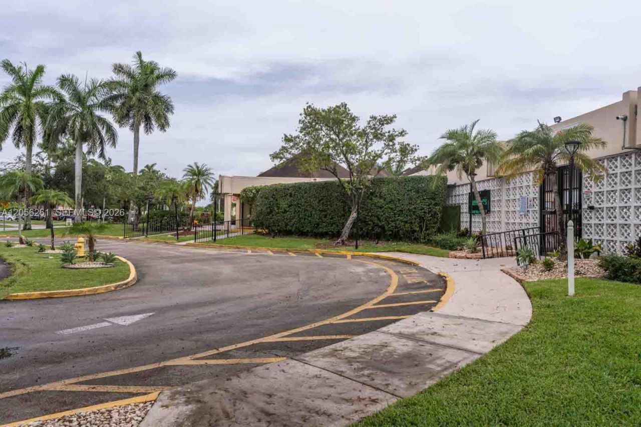 2931 E Sunrise Lakes Dr , Unit 109, Sunrise, FL 33322 Photo