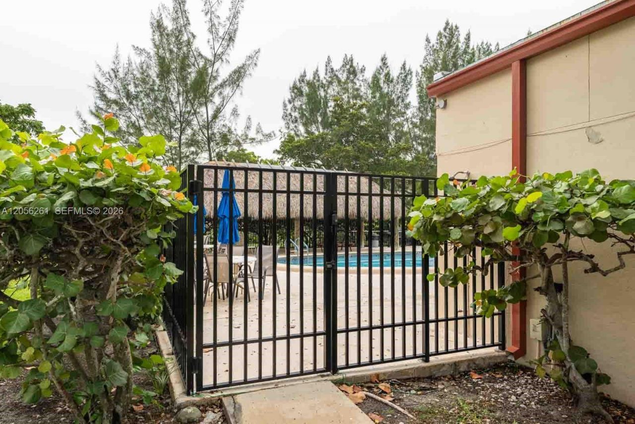 2931 E Sunrise Lakes Dr , Unit 109, Sunrise, FL 33322 Photo