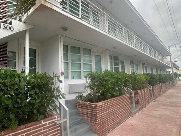 300 74th St , Unit 17, Miami Beach, FL 33141