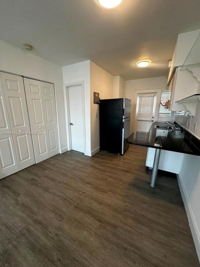 300 74th St , Unit 17, Miami Beach, FL 33141 Photo