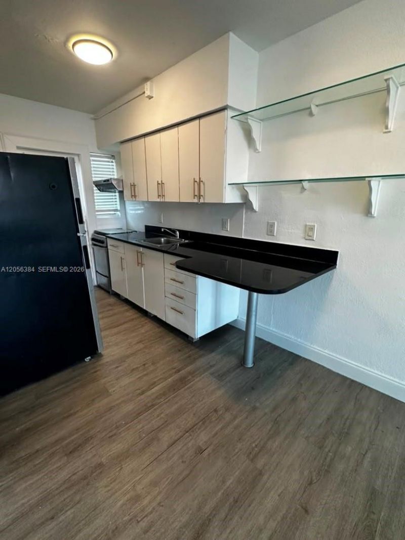 300 74th St , Unit 17, Miami Beach, FL 33141 Photo