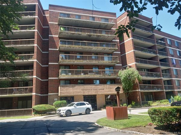 1374 Midland Avenue, Unit 214, Bronxville, NY 10708