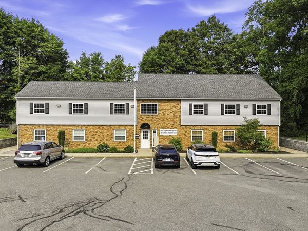 37 Pierce St, Northborough, MA 01532