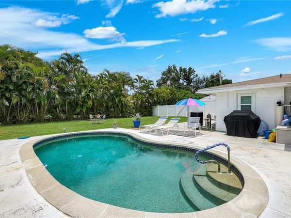 11330 Linda Loma DR, FORT MYERS, FL 33908
