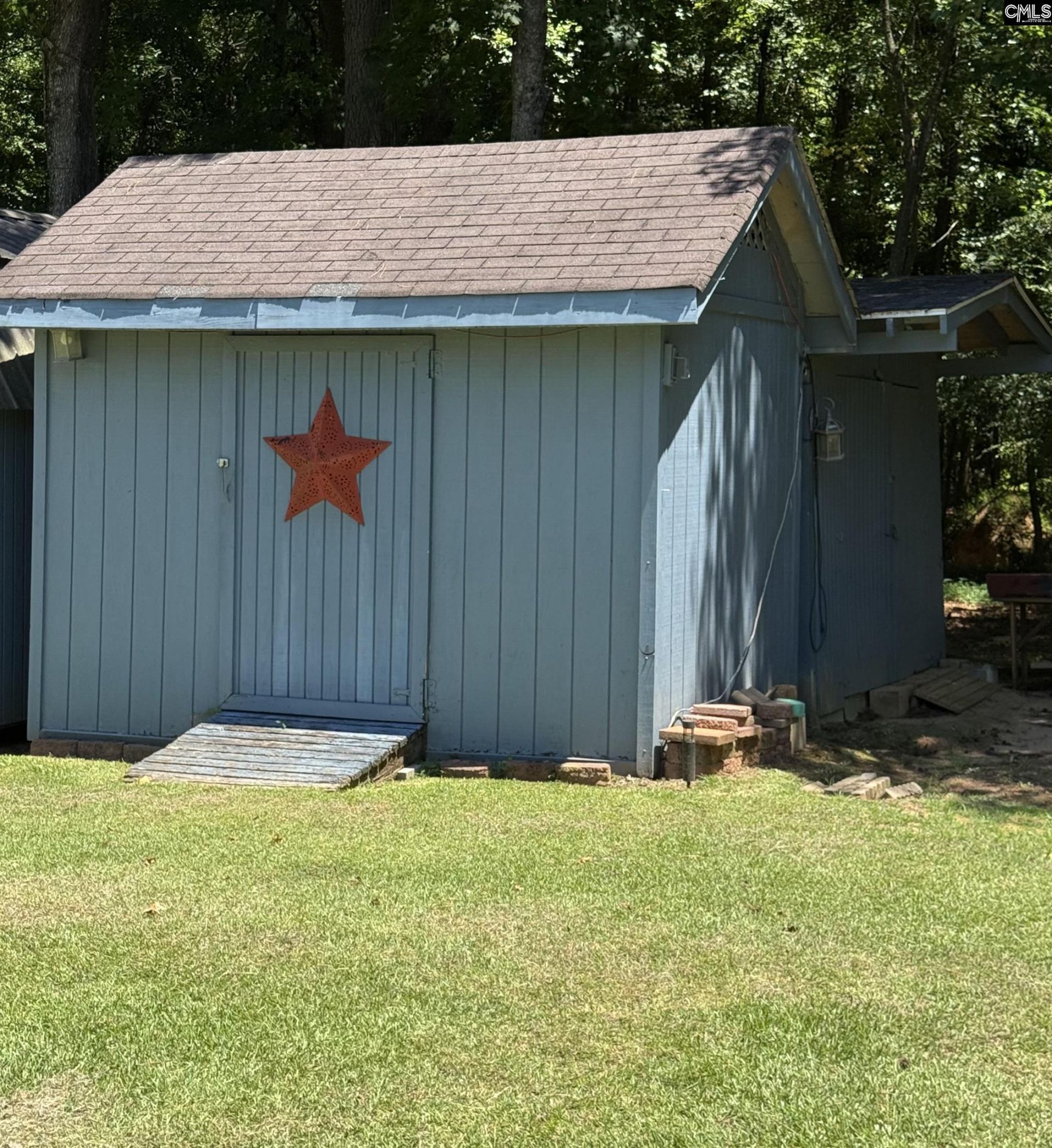 741 Point Drive  Photo 17