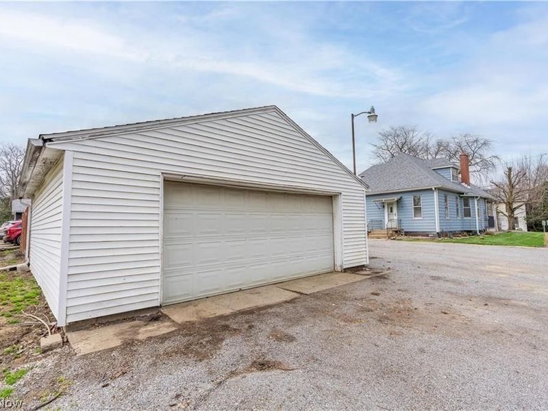 12020 Easton Street NE, Alliance, OH 44601 Photo 5