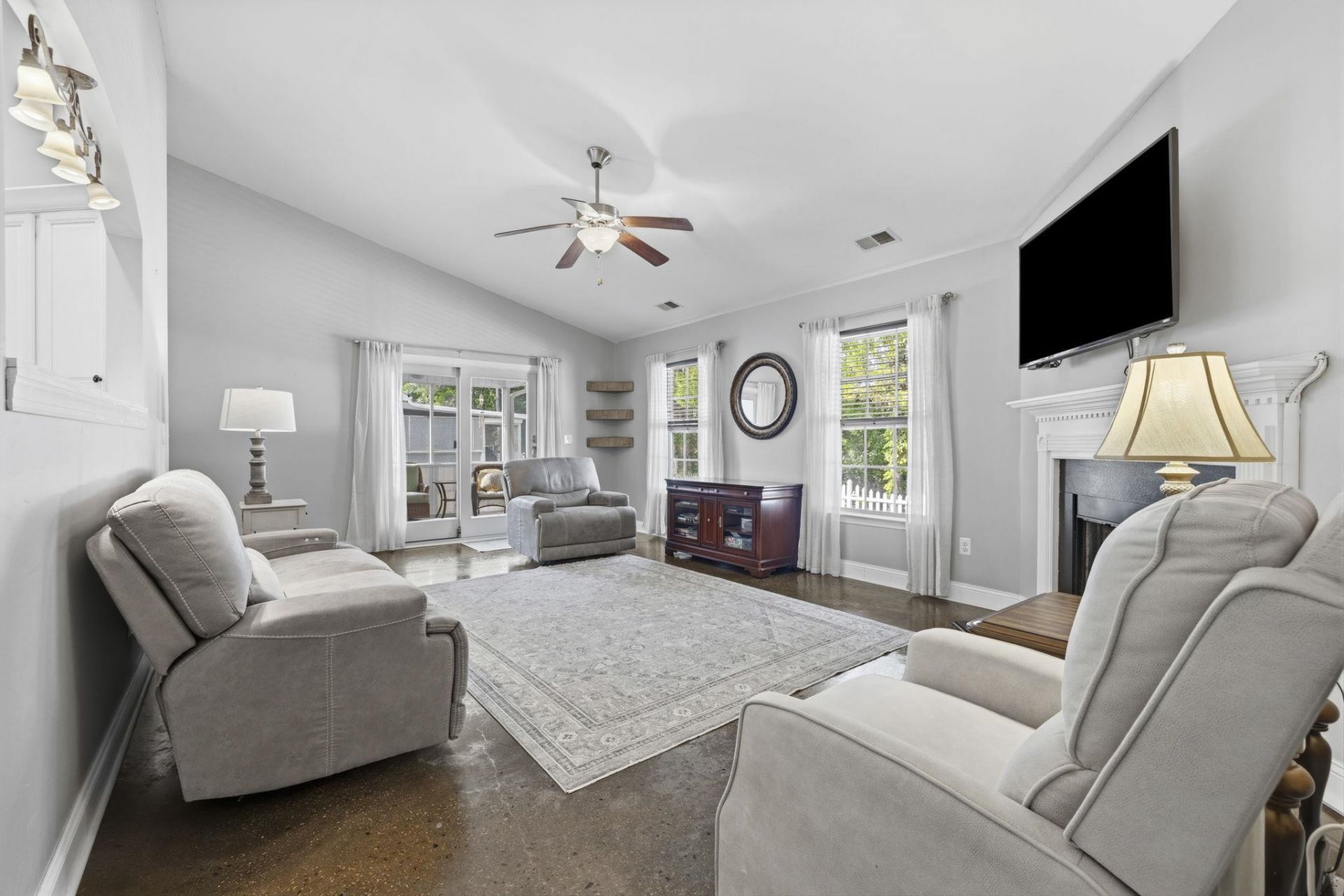 113 Heath Dr. Photo 5