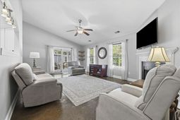 113 Heath Dr. photo 4