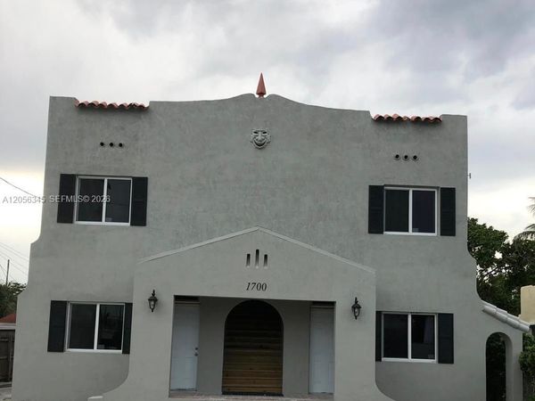 1700 NW 22 CT , Unit 5, Miami, FL 33125