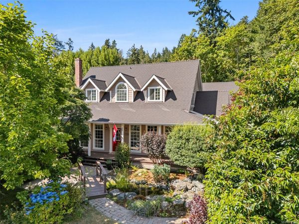 1130 Tatlow Rd, North Saanich, BC V8L 5P3