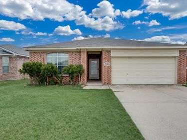 1025 McKavett Drive, Fort Worth, TX 76140