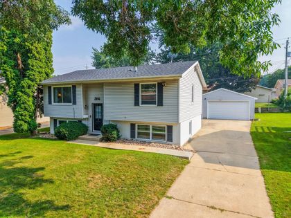 2056 44th Street NW Rochester, MN 55901