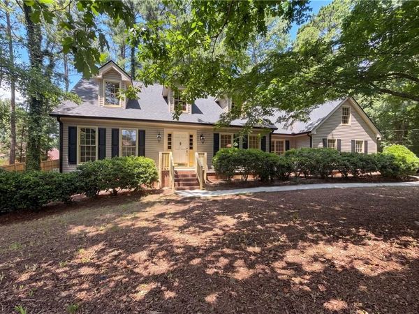 4379 Inns Brook Drive , Snellville, GA 30039