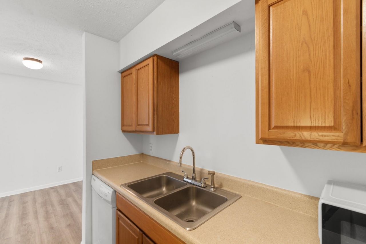 615 Carter Ln. Photo 14