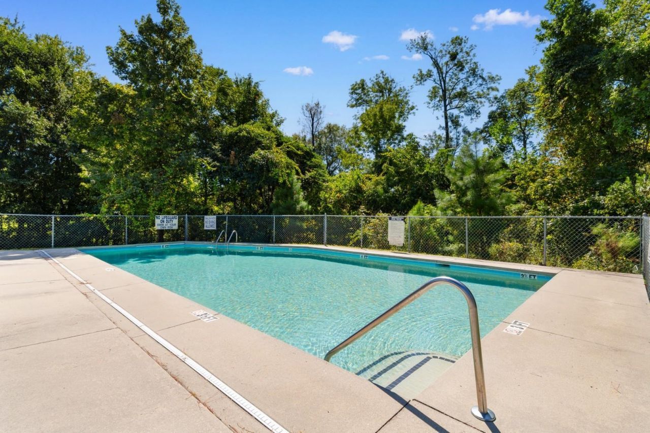 615 Carter Ln. Photo 37