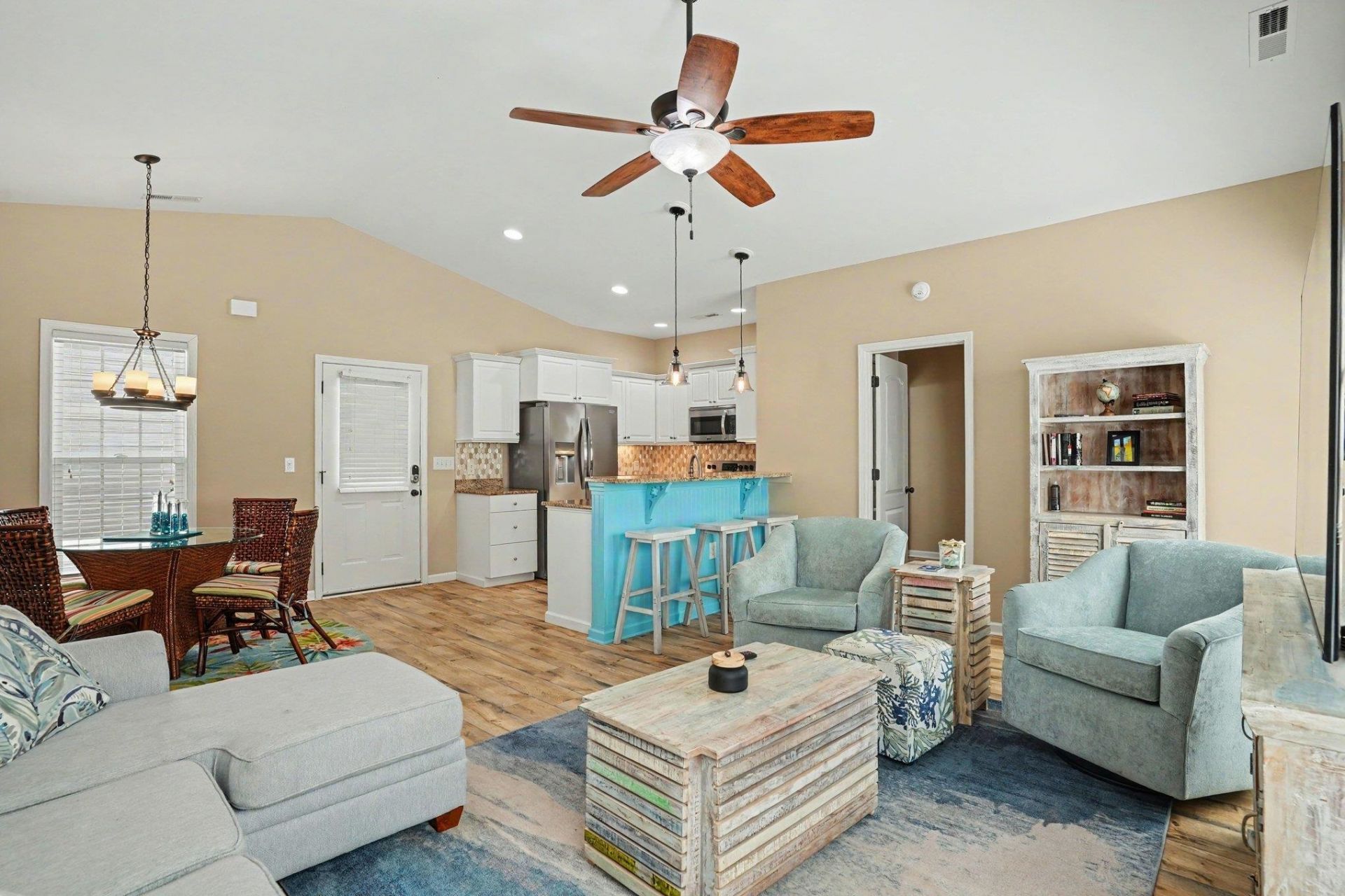 65 Weatherboard Ct. Photo 5