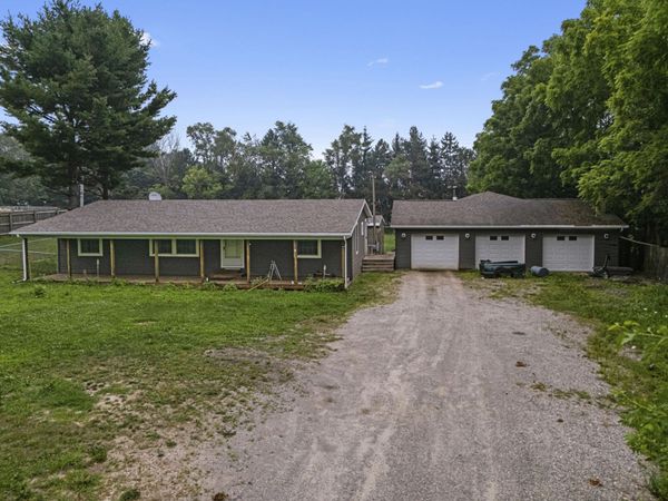 5523 S Lake Pleasant Road S, Osseo, MI 49266