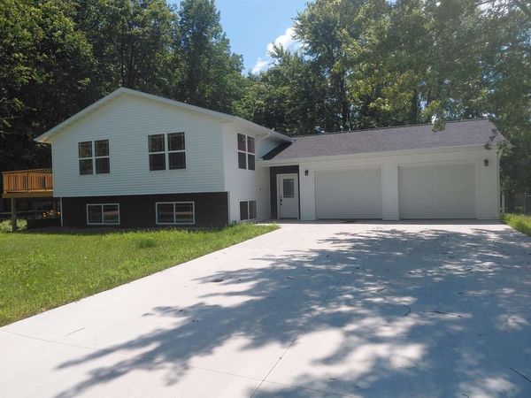 701 MUNES STREET, Athens, WI 54411