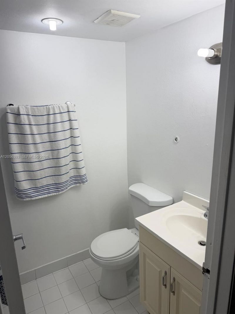 4713 NW 7th St , Unit 306-1, Miami, FL 33126 Photo