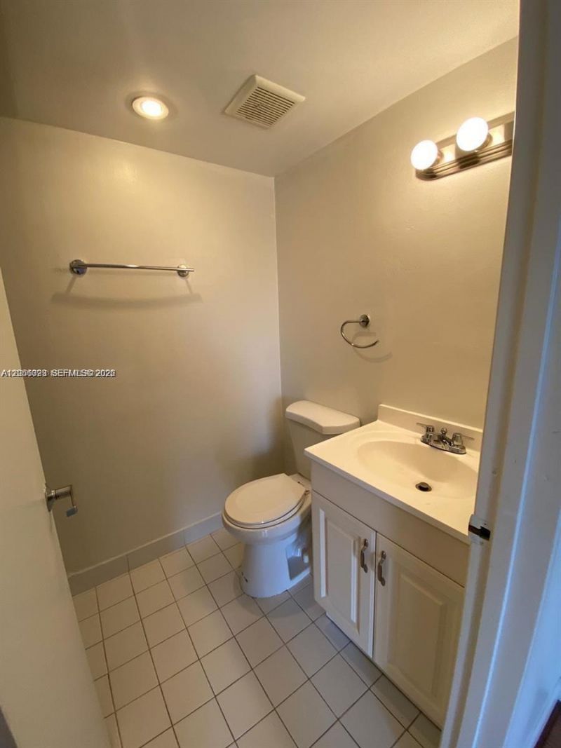 4713 NW 7th St , Unit 306-1, Miami, FL 33126 Photo