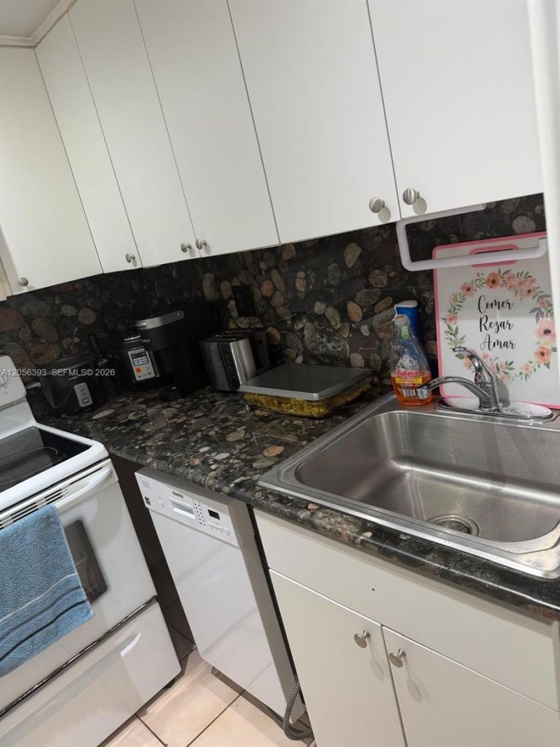 4713 NW 7th St , Unit 306-1, Miami, FL 33126 Photo