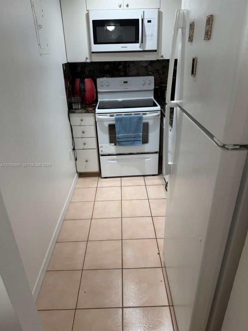 4713 NW 7th St , Unit 306-1, Miami, FL 33126 Photo