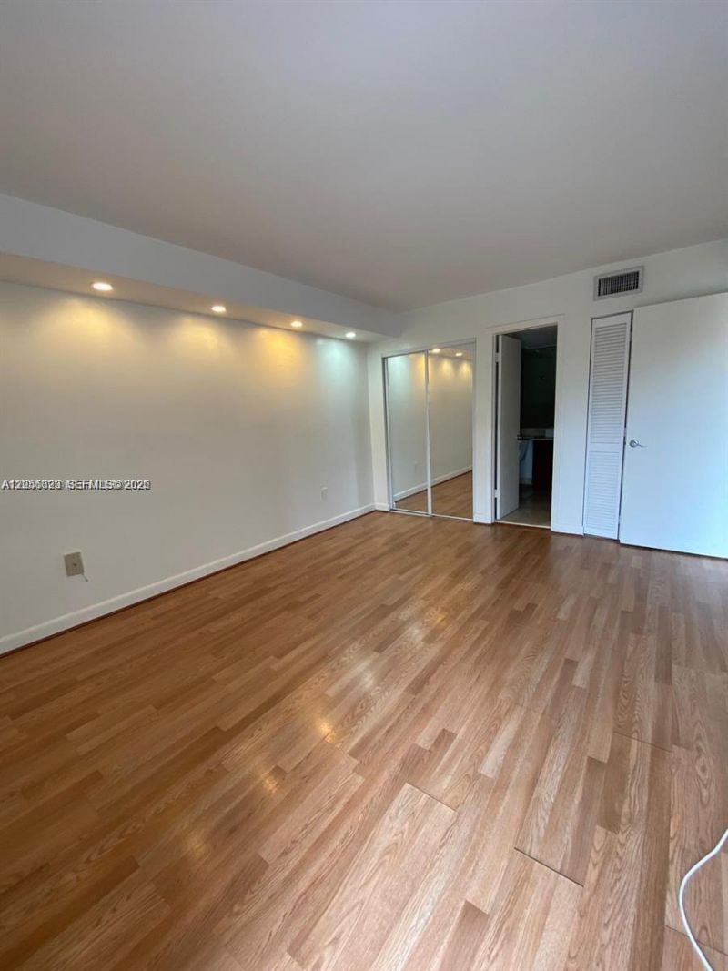 4713 NW 7th St , Unit 306-1, Miami, FL 33126 Photo