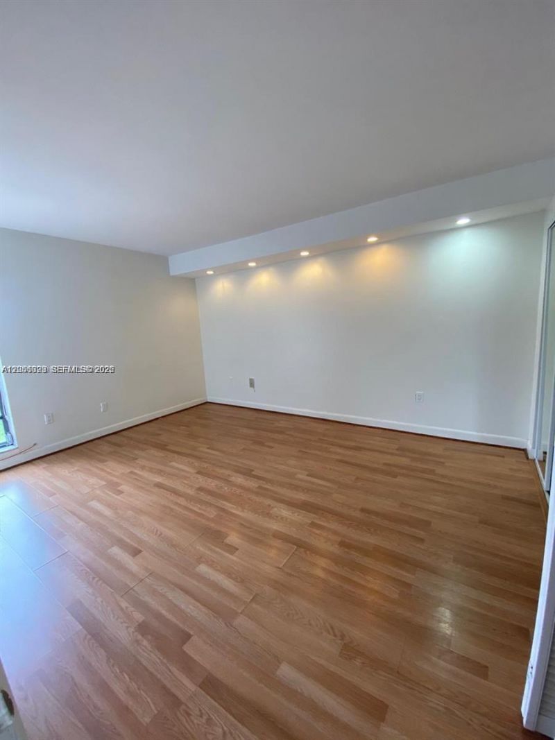 4713 NW 7th St , Unit 306-1, Miami, FL 33126 Photo