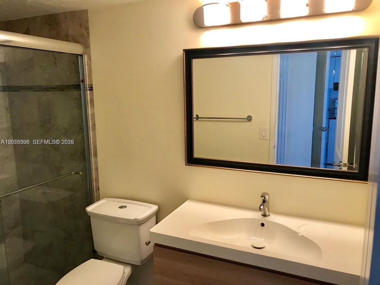 13155 Ixora Ct, Unit 907, North Miami, FL 33181 Photo