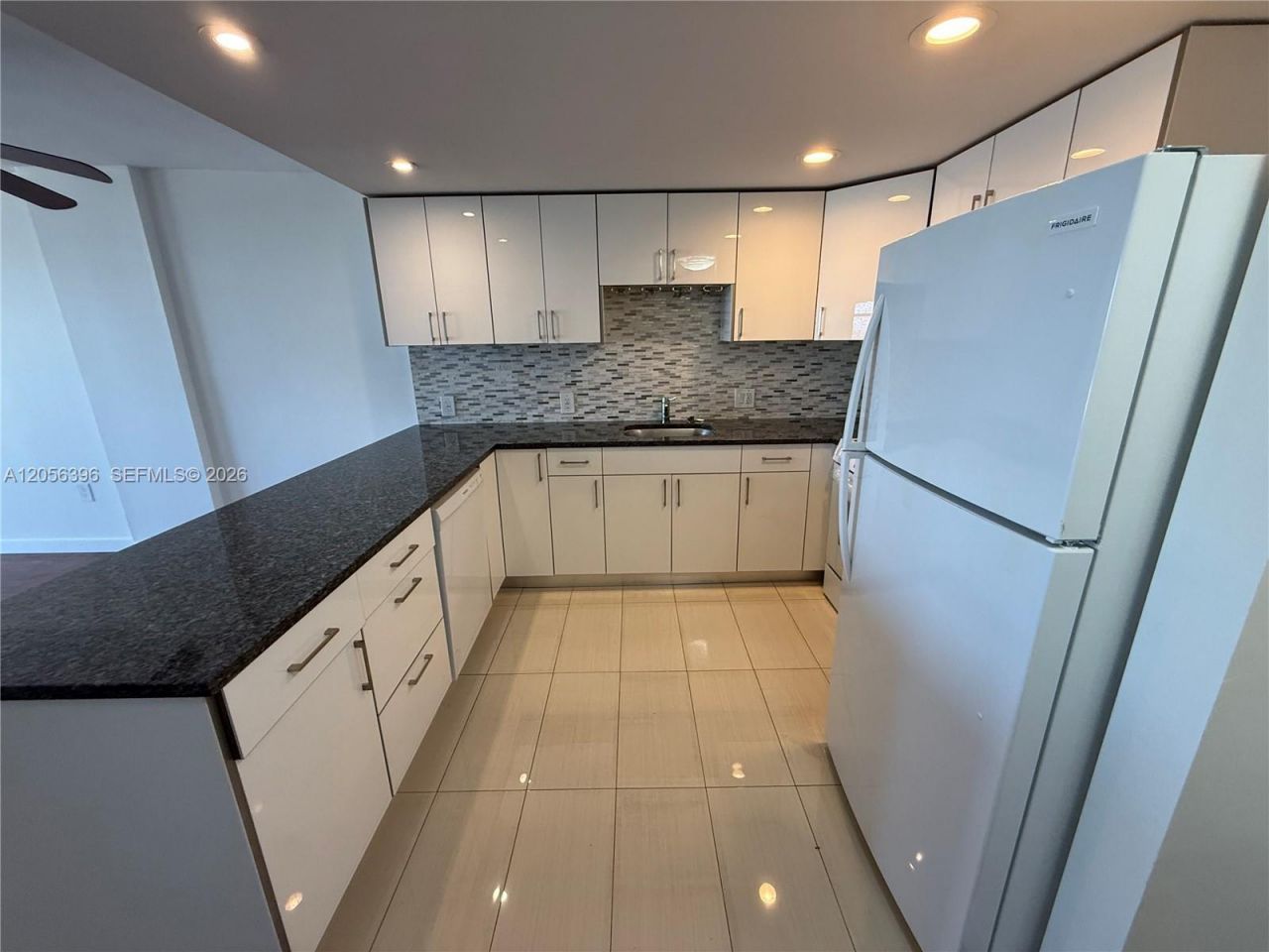 13155 Ixora Ct, Unit 907, North Miami, FL 33181 Photo