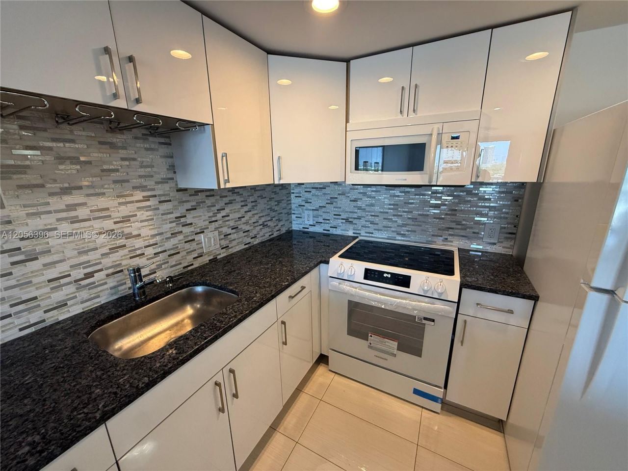 13155 Ixora Ct, Unit 907, North Miami, FL 33181 Photo
