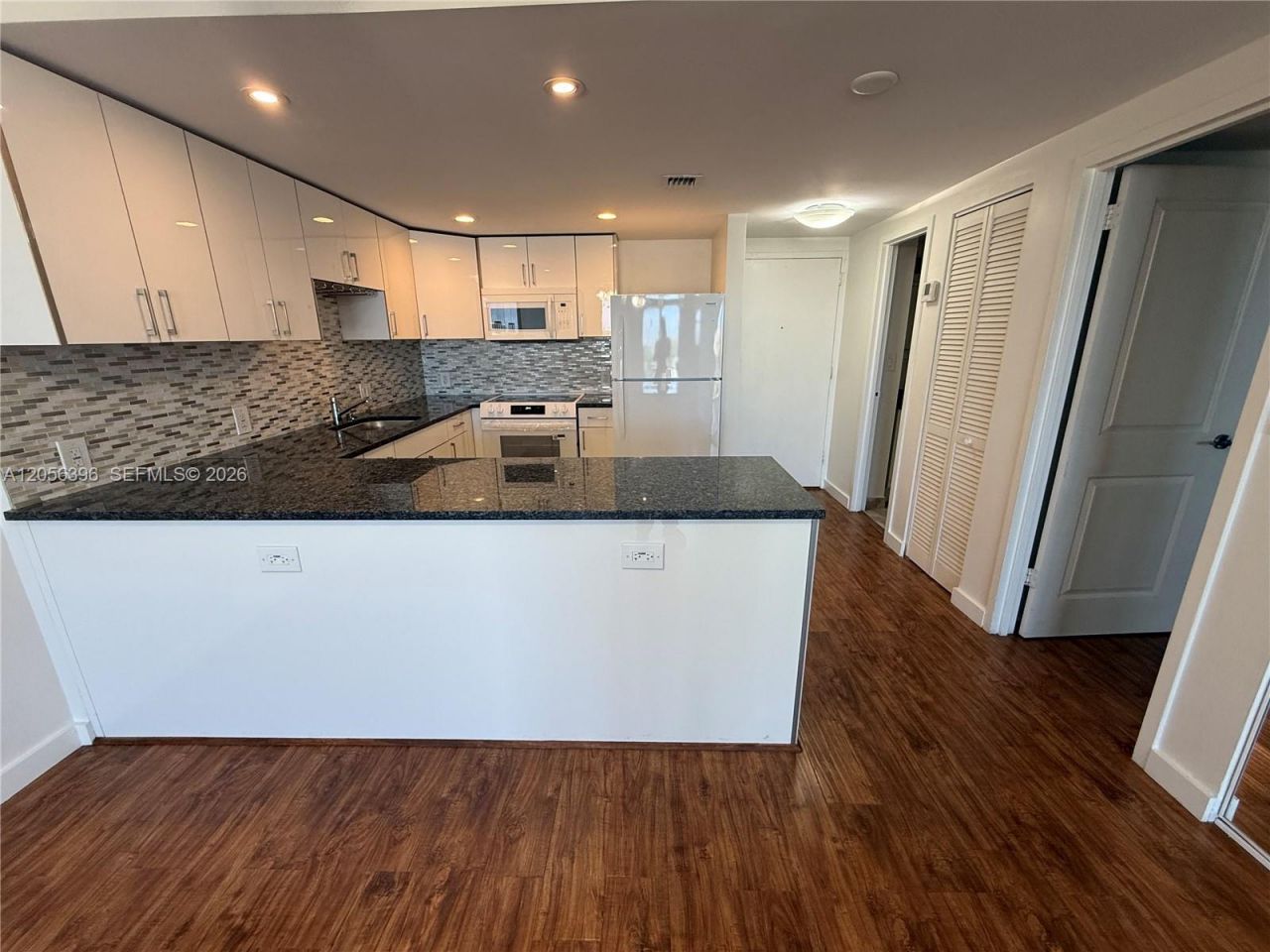 13155 Ixora Ct, Unit 907, North Miami, FL 33181 Photo