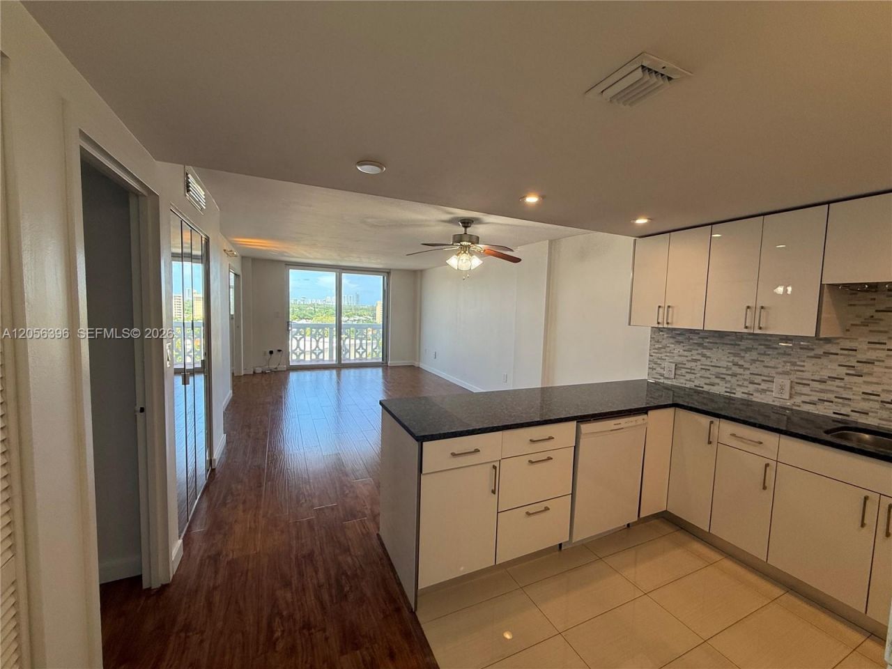 13155 Ixora Ct, Unit 907, North Miami, FL 33181 Photo